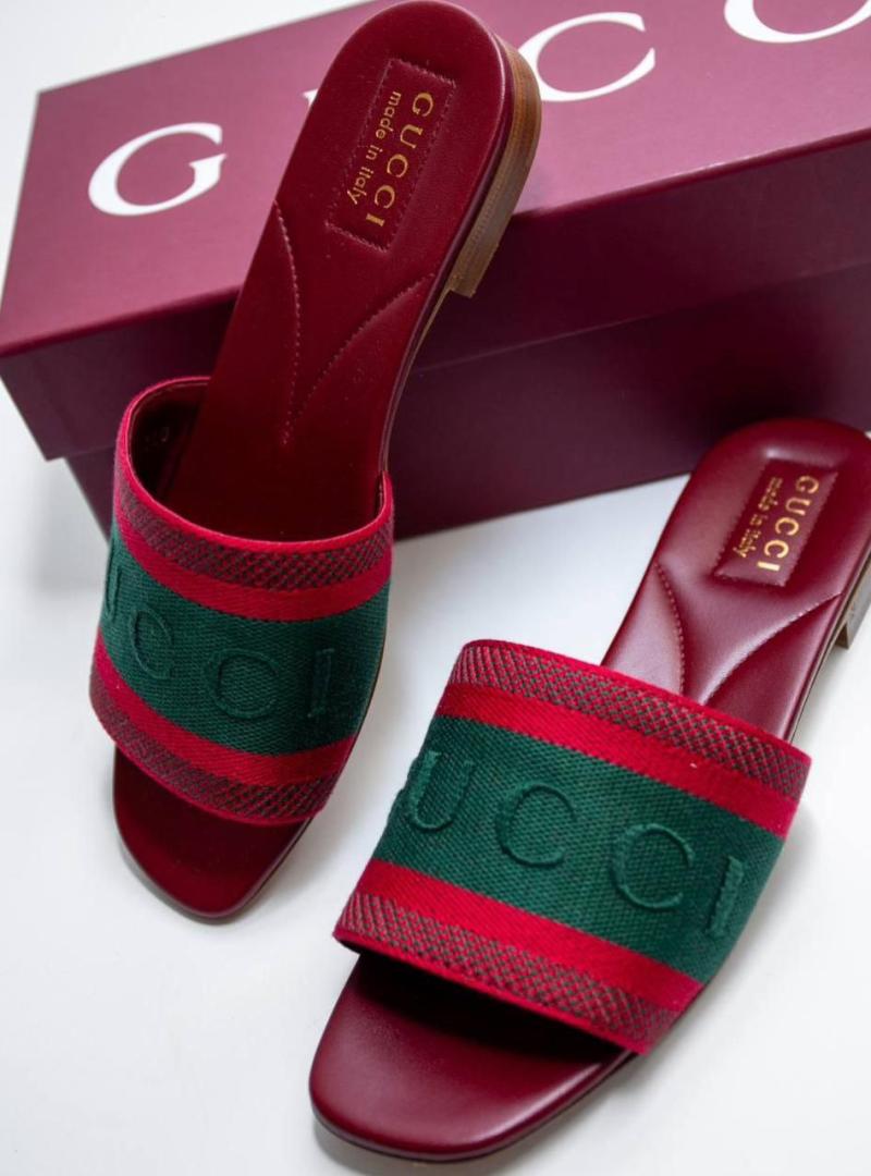 Шлёпанцы женские Gucci